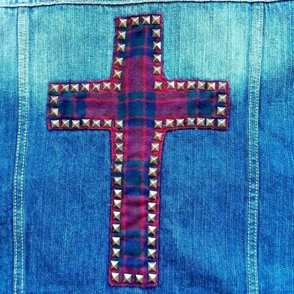 Forever 21 Distressed London Studded Denim Vest - Picture 4 of 8